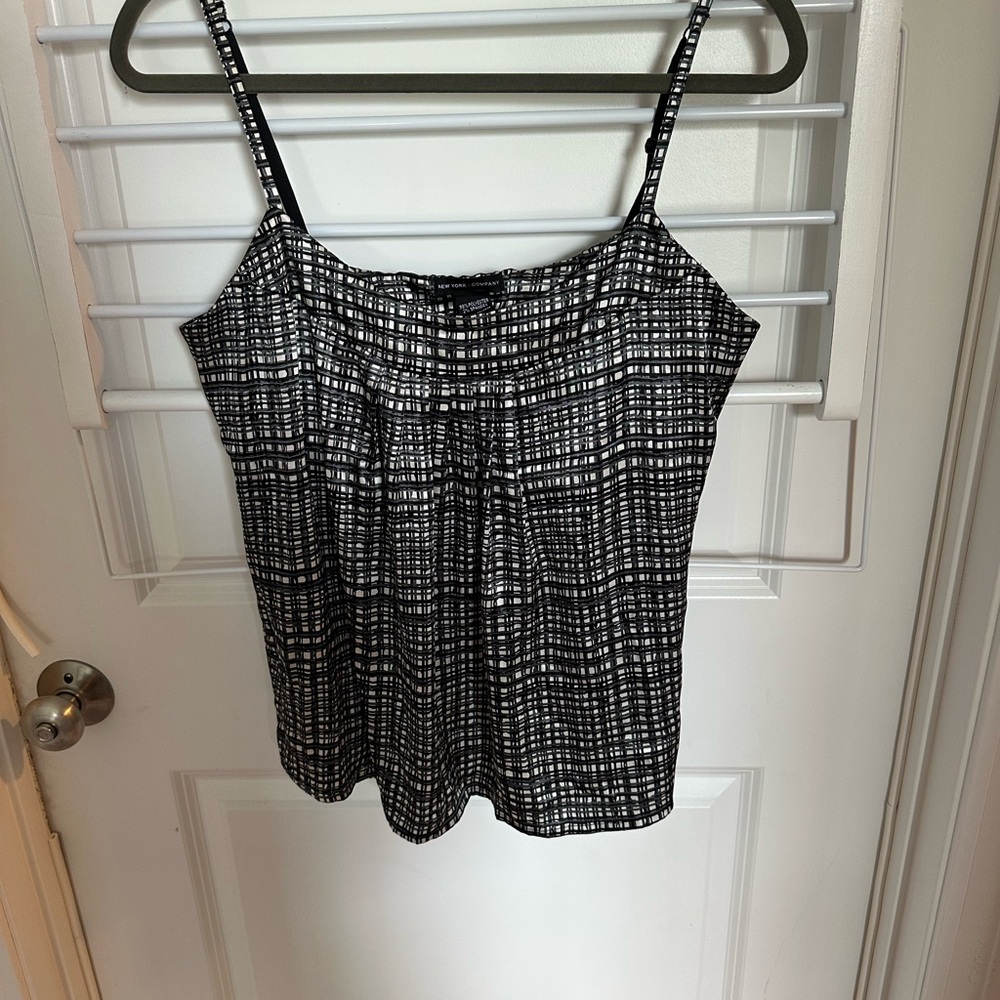 New York & Company Black and White Fitted Camisole